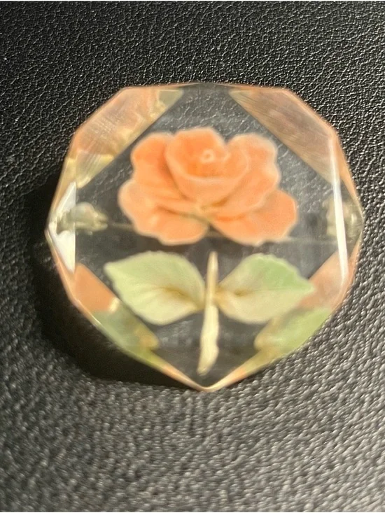 Floral Resin Rose Pin Brooch in Peach and Green - Picture 2 of 3